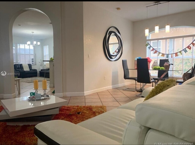 Building Photo - 2240 NE 37th Terrace