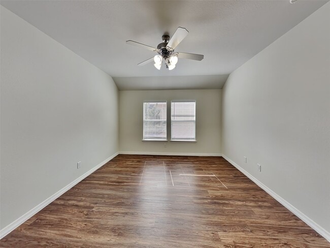 Building Photo - 26949 Carriage Manor Ln