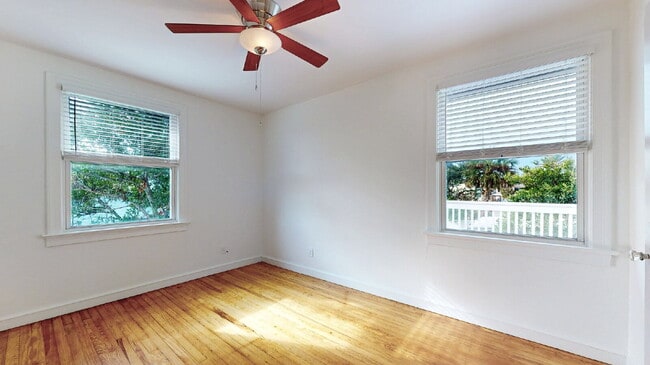 Building Photo - Pristine Neptune Beach Remodel: 2 Blocks to the Sand and Walkable to Everything!