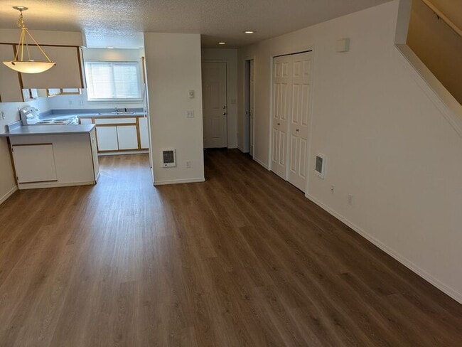 Building Photo - 17979 SW 115th Ave