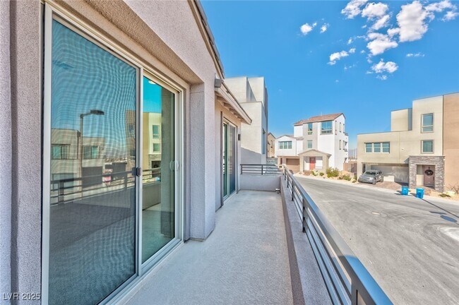 Building Photo - 661 Angel Aura St