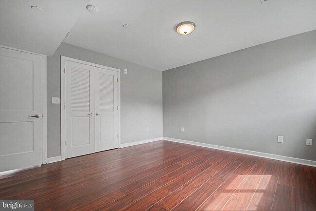 Building Photo - 768 Fairview Ave