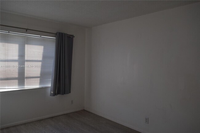 Building Photo - 2901 NW 47th Terrace