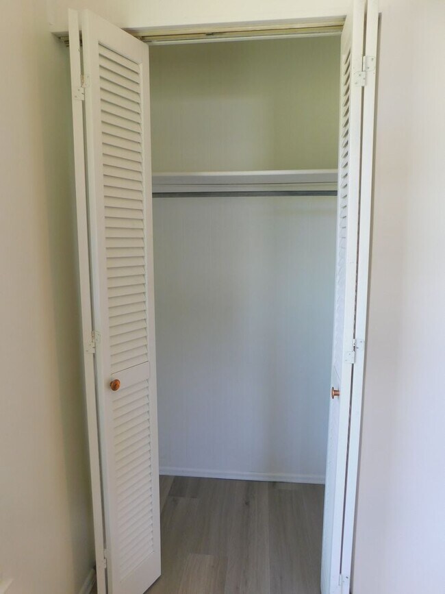 Building Photo - Price Reduced!!! $1950/Month