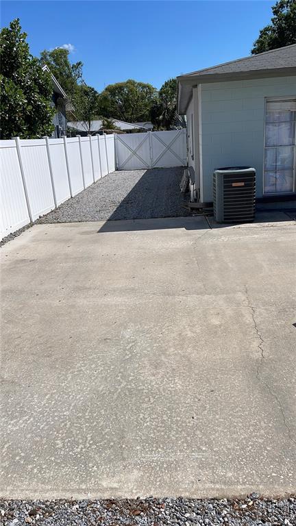 Building Photo - 753 Isleton Dr