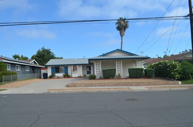 Building Photo - University City 4 Bedroom 2 Bath room Home for Rent