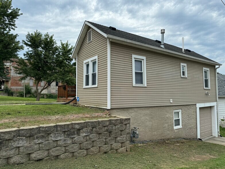 Building Photo - 924 N 9th St