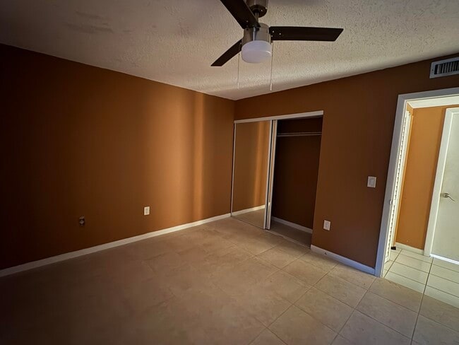 Building Photo - 650 SW 2nd Ave