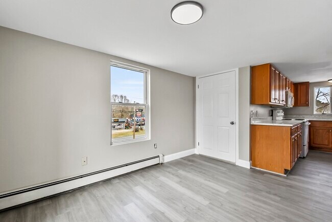 Building Photo - 515 Winthrop St