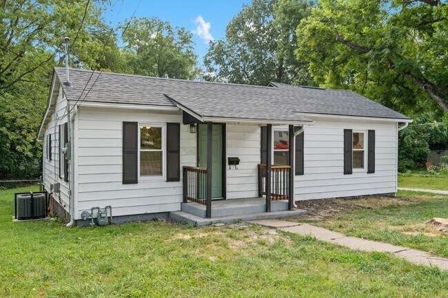 Building Photo - 2100 N Nettleton Ave