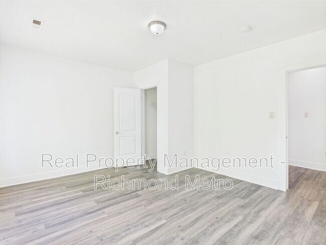 Building Photo - 1610 N 28th St