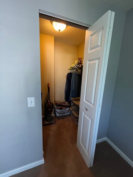 Building Photo - 6157 Chasewood Pky