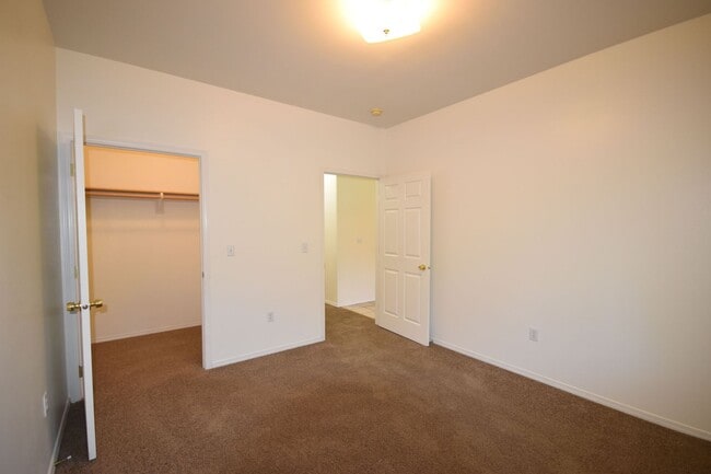 Building Photo - Cozy Pet-Friendly Rental in a Quiet Kennew...