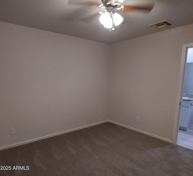 Building Photo - 10128 W Century Dr