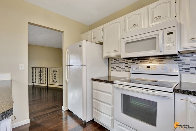 Building Photo - South Anchorage Townhouse for Rent