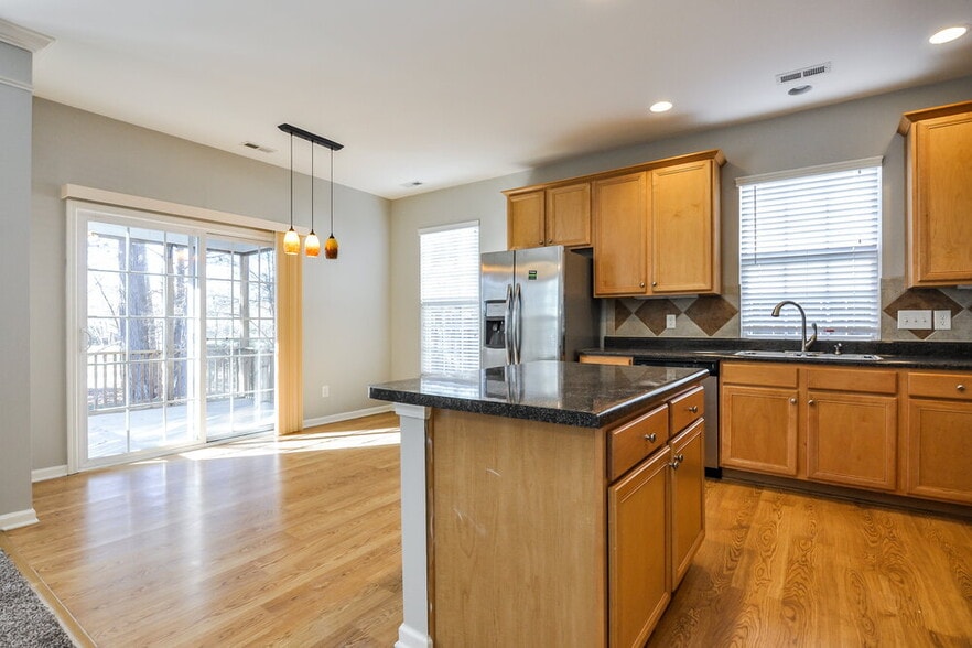 Building Photo - 650 Ashbrittle Dr