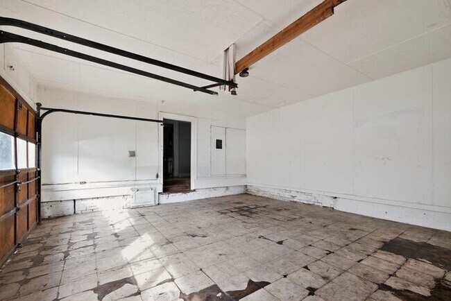 Building Photo - 322 Arlington Ave