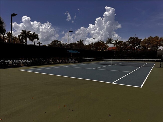 Building Photo - 876 Spinnaker Dr