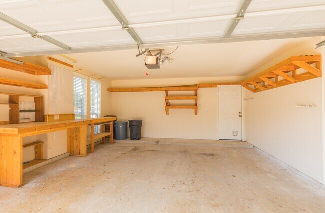 Building Photo - 835 Aqua Vista Ln