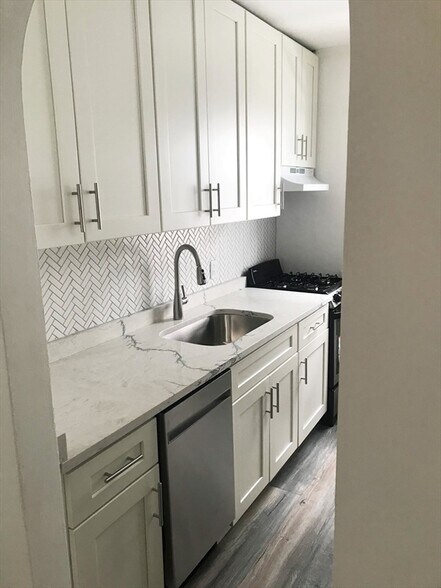 Primary Photo - 91 Winthrop St