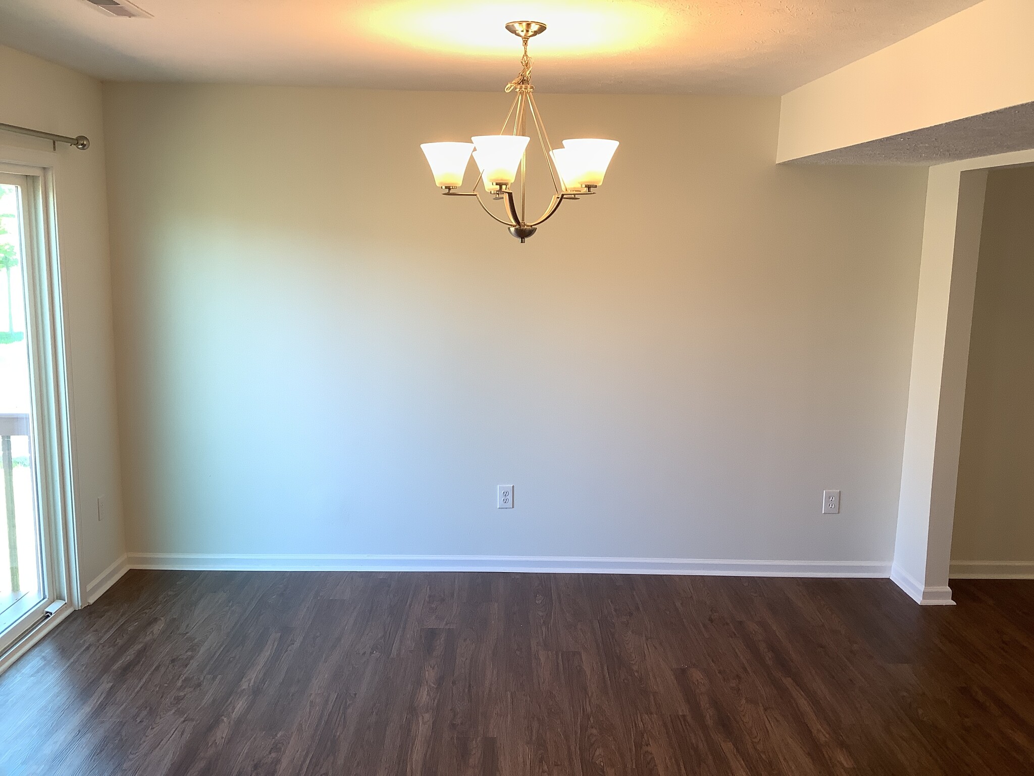 Building Photo - 5283 River Ridge Dr