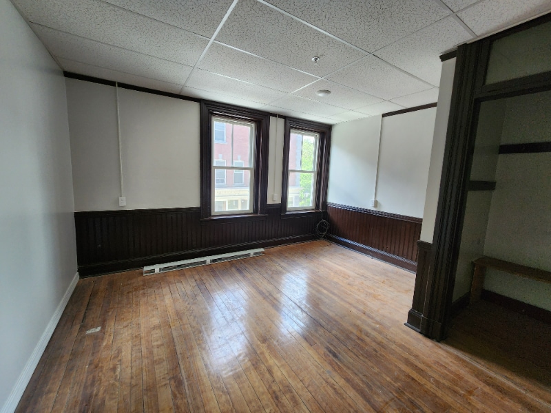 Building Photo - 10 Langdon St