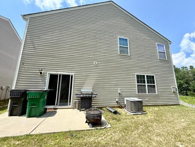 Building Photo - 13023 Newburgh Green Dr