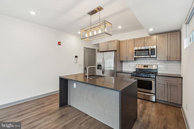 Primary Photo - 411 W Berks St
