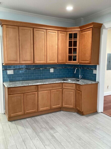 Building Photo - 58 Chestnut St