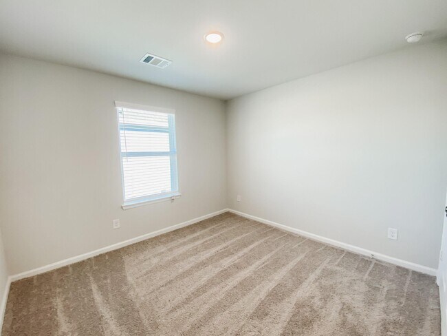 Building Photo - 16608 Aurora St