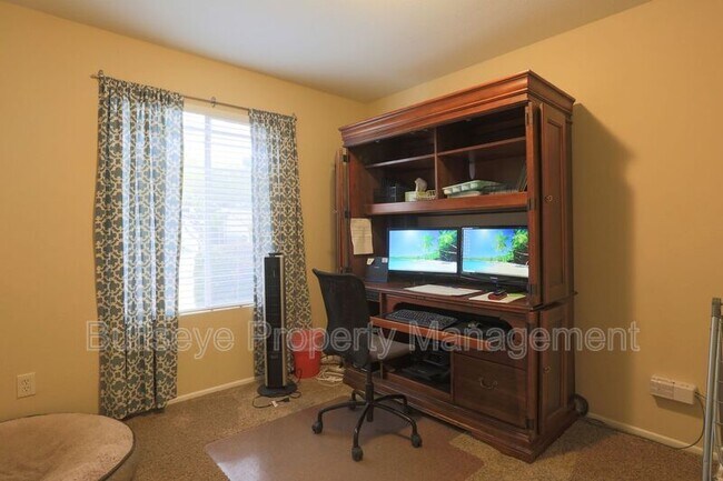 Building Photo - 2845 E Sierra St