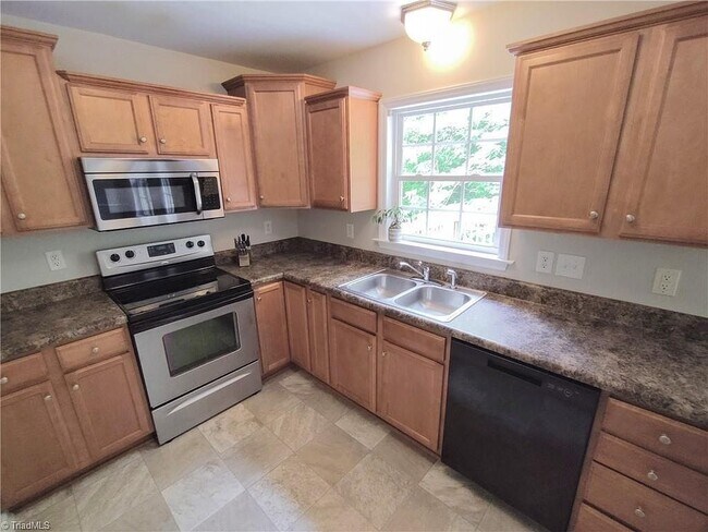 Building Photo - 3709 Courtland Cir