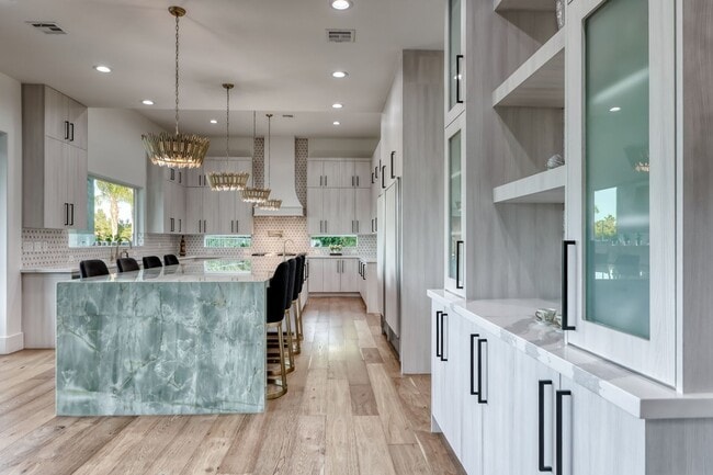 Building Photo - Stunning Green Valley, Guard Gated Communi...