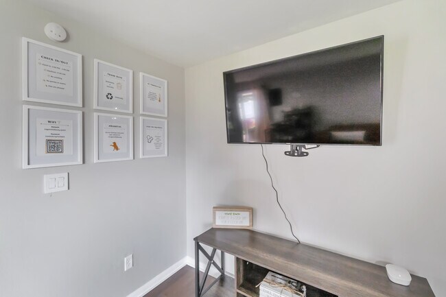 Building Photo - 12447 Mondragon Dr