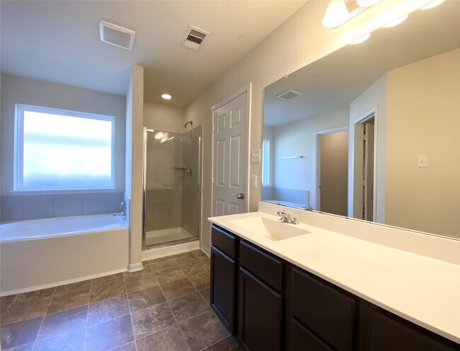 Building Photo - 15202 Pecan Lndg Dr