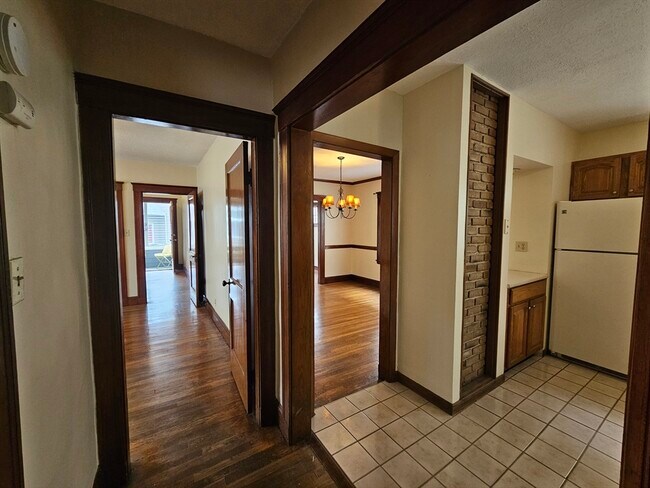 Building Photo - 118 Governor Winthrop Rd