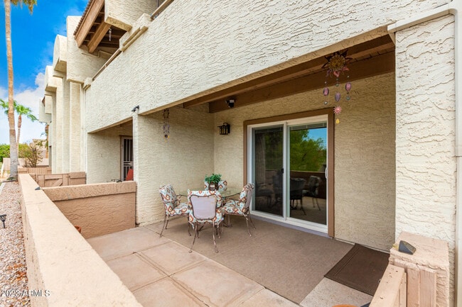 Building Photo - 4150 E Cactus Rd