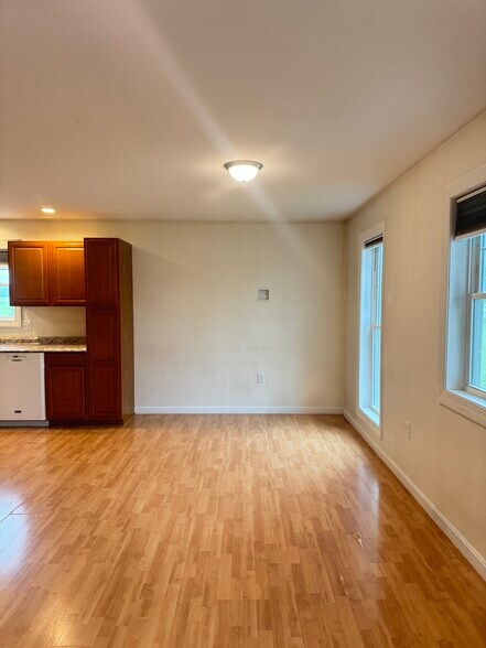 Building Photo - 100 Jay Bird Ln