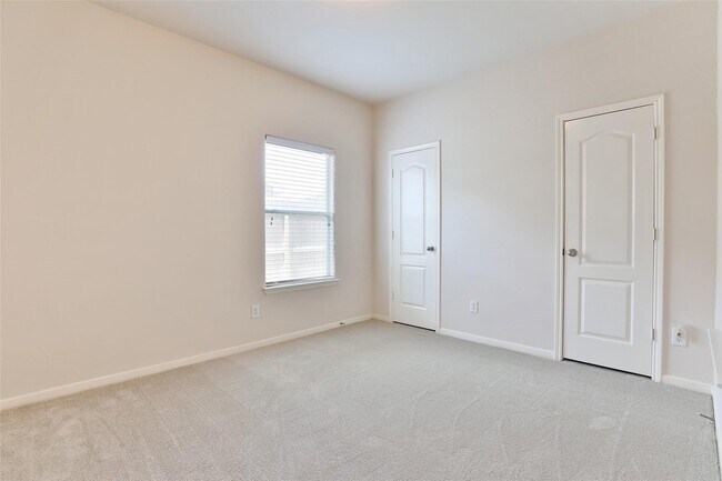 Building Photo - 3714 Siebinthaler Ln