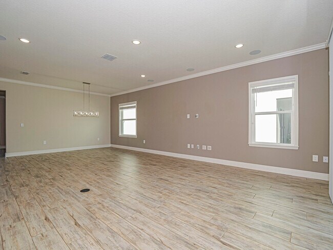 Building Photo - 9405 Serapis Wy
