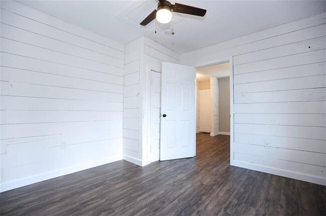 Building Photo - 5917-1-5912 Sherman St