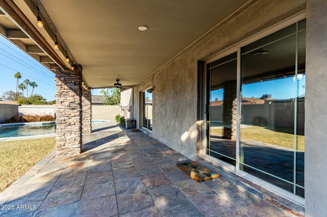 Building Photo - 3912 S Elm St