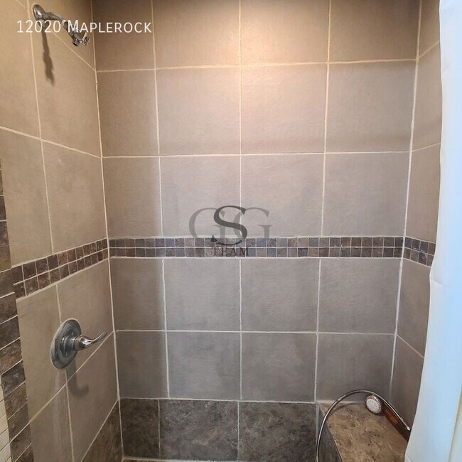Building Photo - 12020 Maplerock-