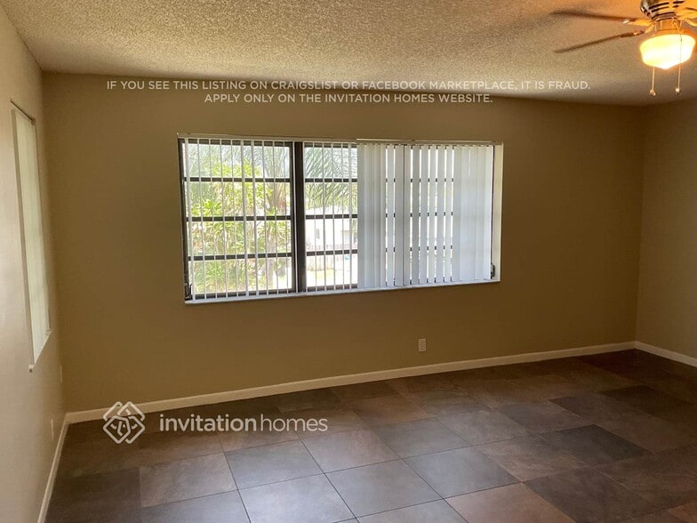 Building Photo - 1769 NE 40th Pl