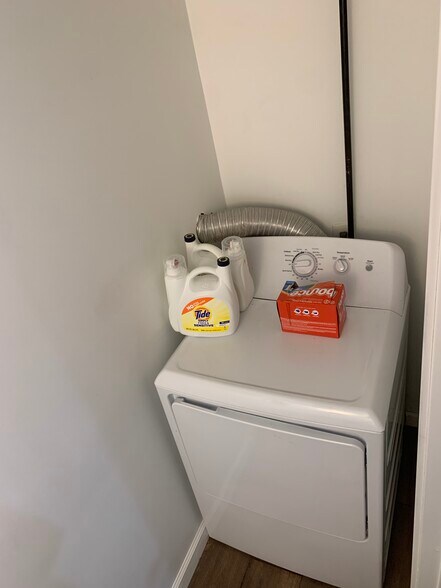 Building Photo - 2541 Bittersweet Ln