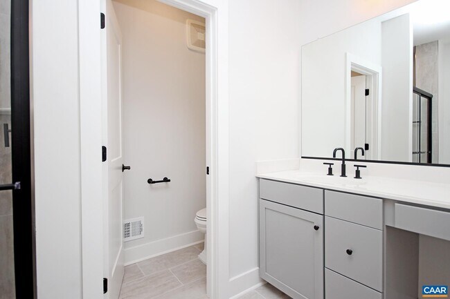 Building Photo - 806 Wesley Ln