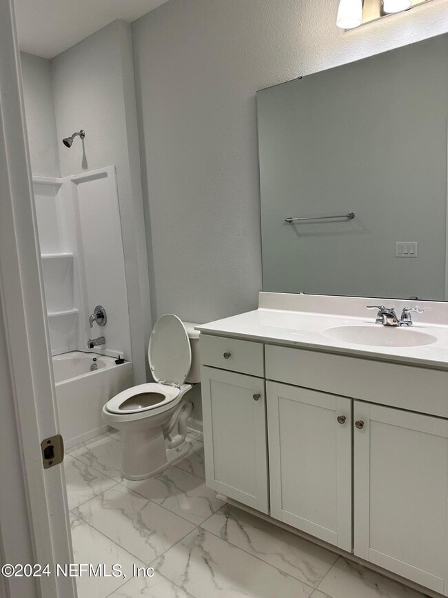 Building Photo - 192 Brandon Lks Dr