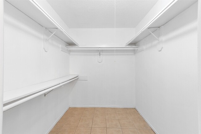 Building Photo - 8915 Beau Monde Dr