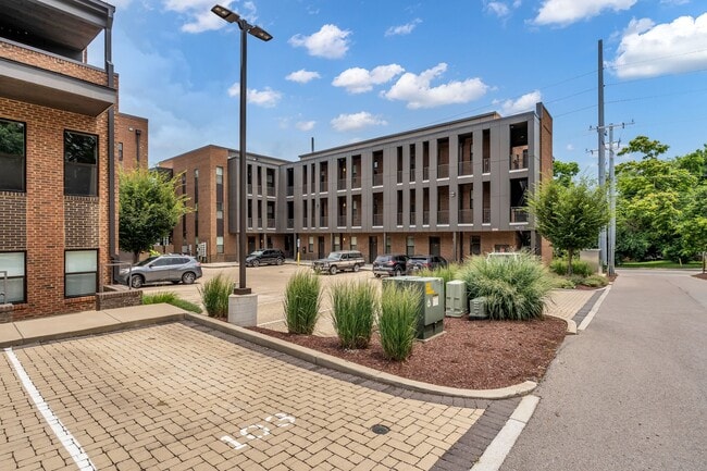 Building Photo - 1403 Martin St
