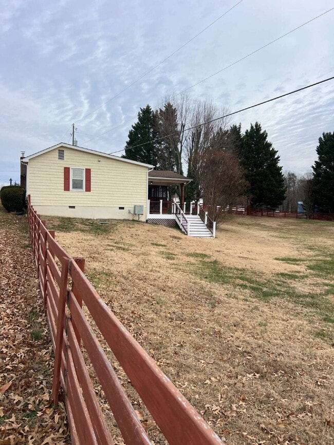 Building Photo - 1244 Mountain View Rd